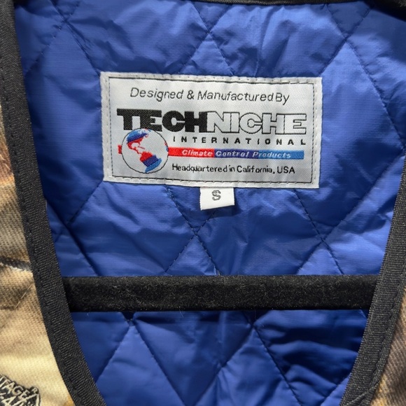 Techniche HyperKewl Evaporative Cooling Sport Vest - RealTree Camouflage - Picture 2 of 12